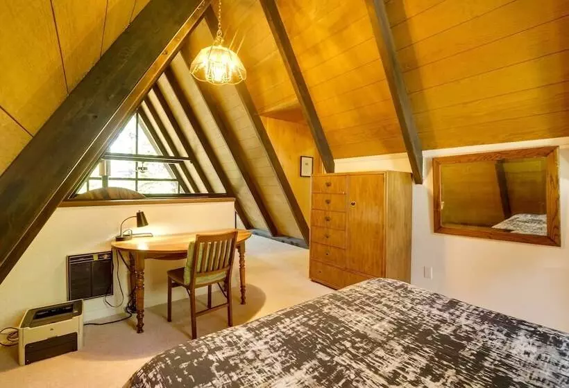 Spacious Cabin W/ Deck, < 3 Mi To Donner Lake