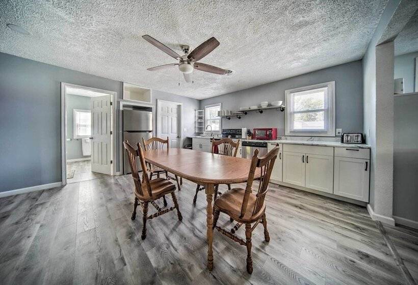 Spacious Geneva House < .5 Mi To The Strip!