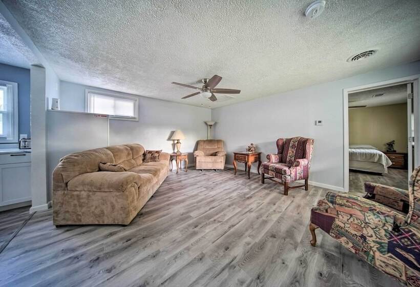 Spacious Geneva House < .5 Mi To The Strip!