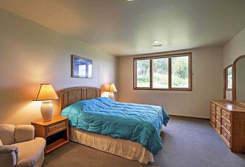 Spacious Home W/mtn Views, 2mi To Steamboat Resort