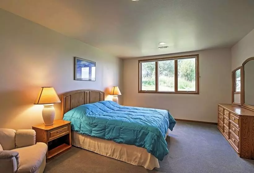 Spacious Home W/mtn Views, 2mi To Steamboat Resort