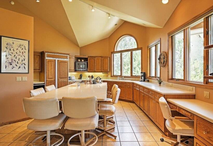 Spacious Home W/mtn Views, 2mi To Steamboat Resort