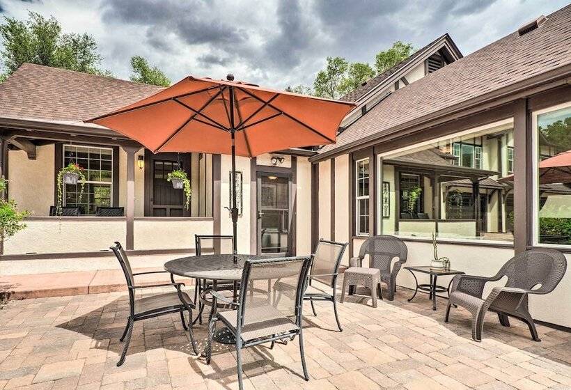 Spacious Manitou Home W/ Views In Central Location