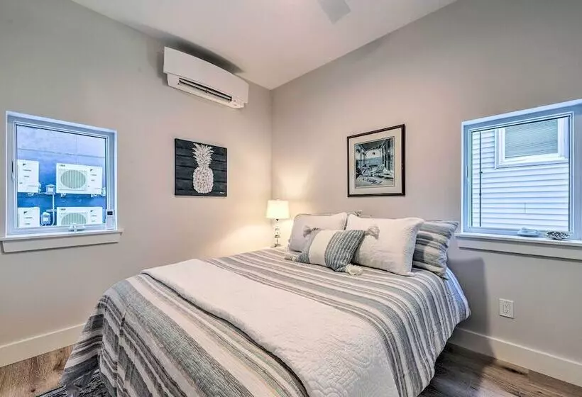 Spacious Portland Home: Walk Downtown!