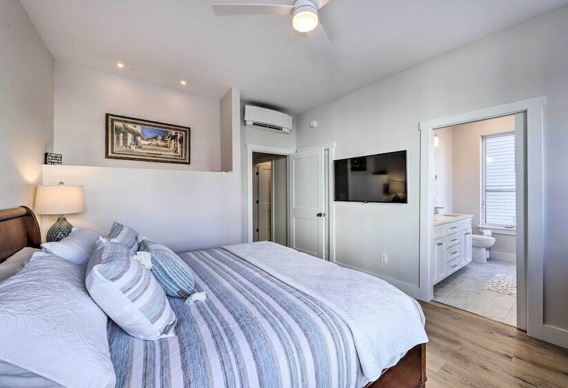 Spacious Portland Home: Walk Downtown!