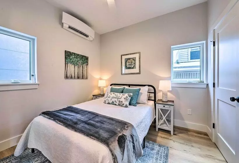 Spacious Portland Home: Walk Downtown!