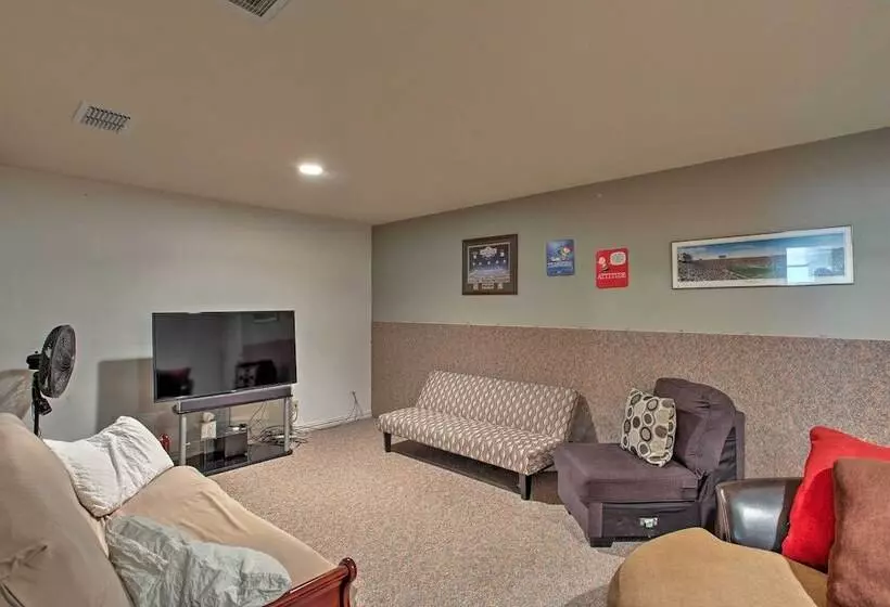 Spacious Stallion Lake Ranch Home W/ Patio