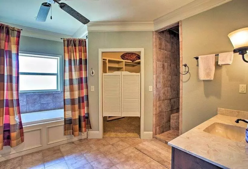 Spacious Stallion Lake Ranch Home W/ Patio