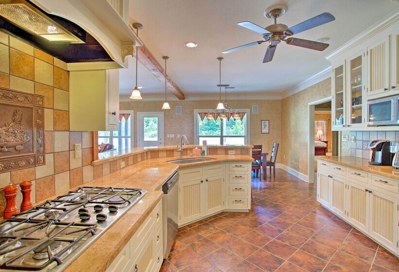 Spacious Stallion Lake Ranch Home W/ Patio