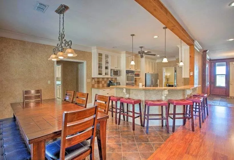 Spacious Stallion Lake Ranch Home W/ Patio