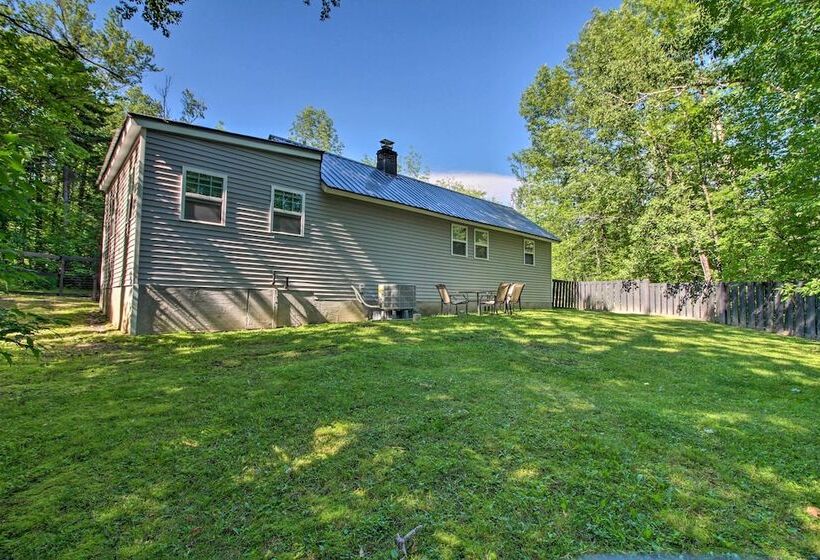 Stylish Mountain Home Near Ski, Golf + Manchester!