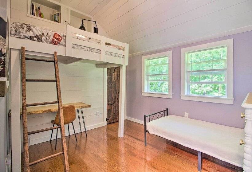 Stylish Mountain Home Near Ski, Golf + Manchester!