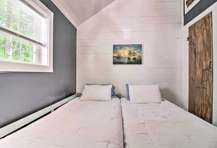 Stylish Mountain Home Near Ski, Golf + Manchester!