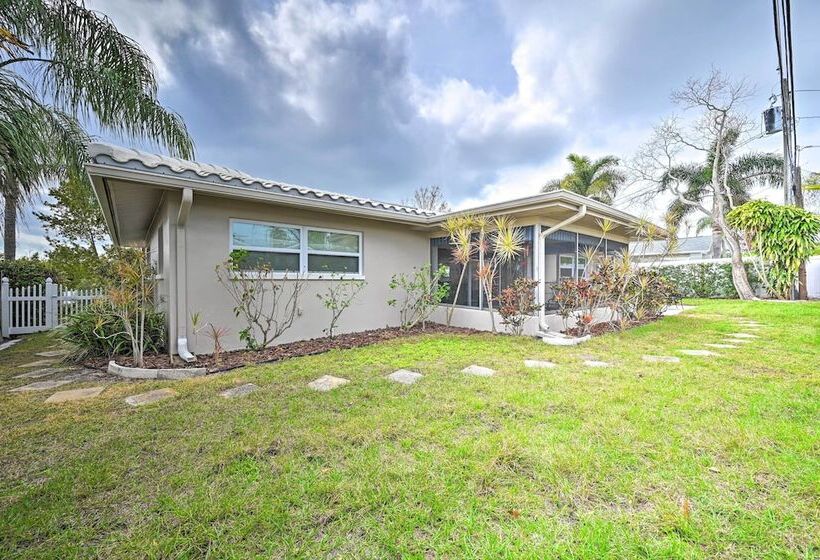 Sunny Largo Retreat: 4 Mi From Indian Rocks Beach!