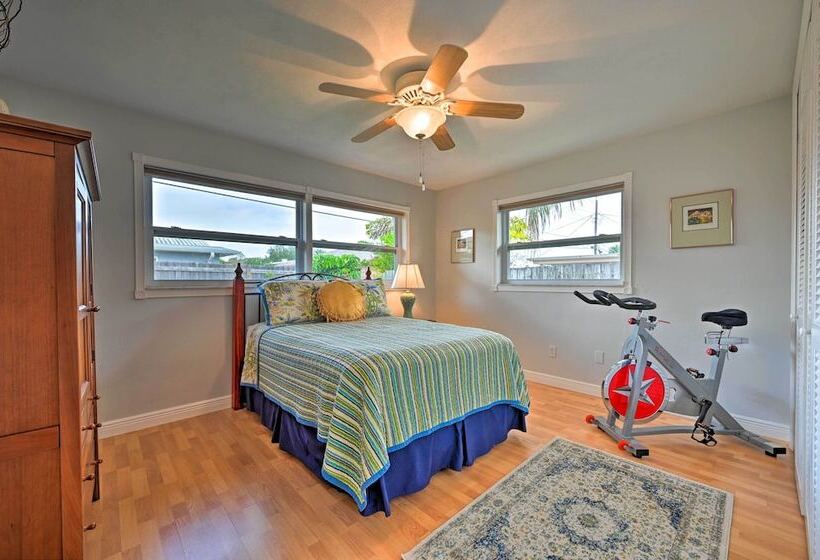 Sunny Largo Retreat: 4 Mi From Indian Rocks Beach!