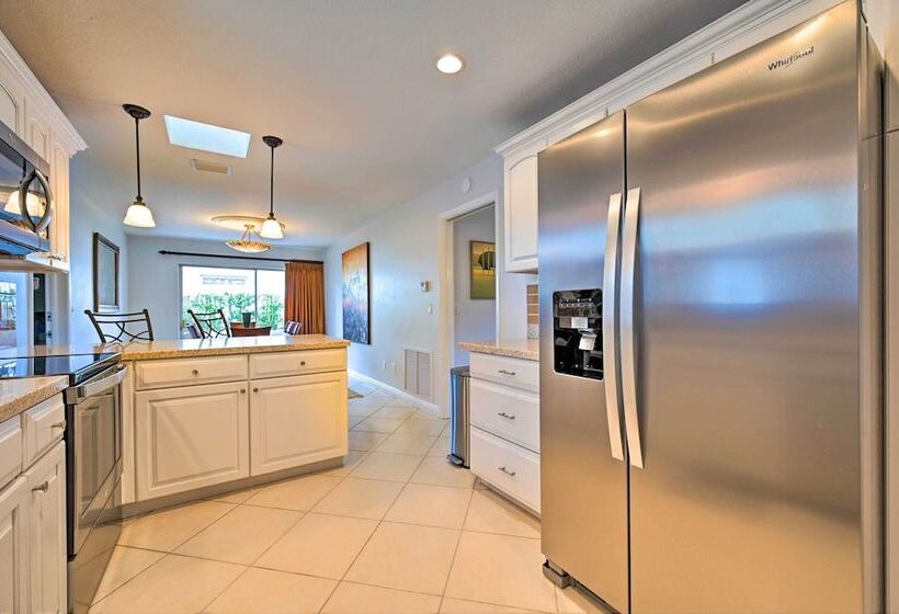 Sunny Largo Retreat: 4 Mi From Indian Rocks Beach!