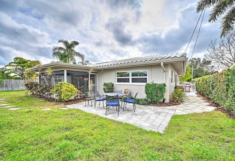 Sunny Largo Retreat: 4 Mi From Indian Rocks Beach!