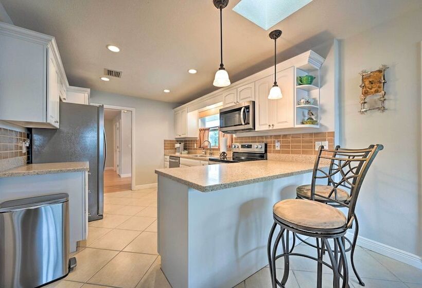 Sunny Largo Retreat: 4 Mi From Indian Rocks Beach!