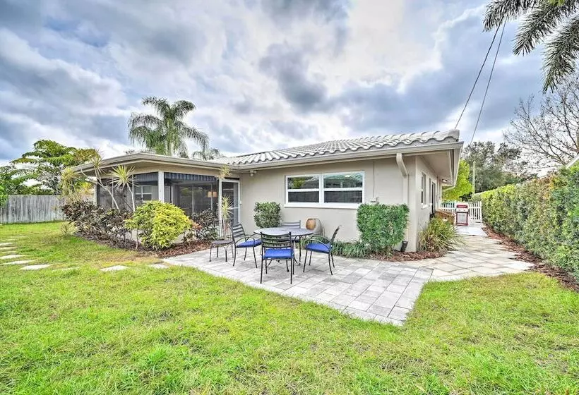 Sunny Largo Retreat: 4 Mi From Indian Rocks Beach!