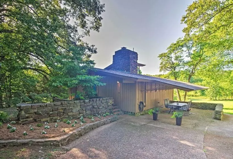 Tranquil Mid Century Modern Cottage W/ Forest View