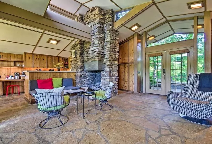 Tranquil Mid Century Modern Cottage W/ Forest View