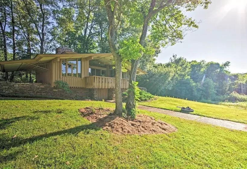 Tranquil Mid Century Modern Cottage W/ Forest View