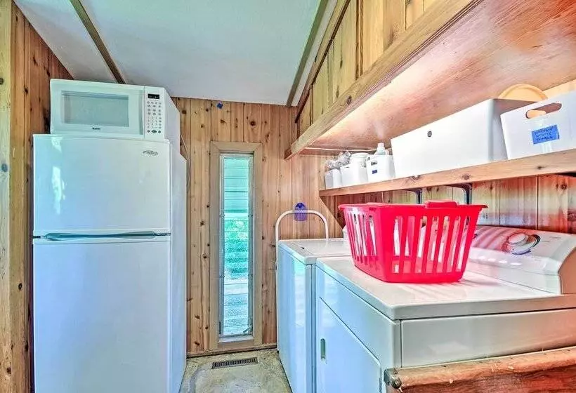 Tranquil Mid Century Modern Cottage W/ Forest View