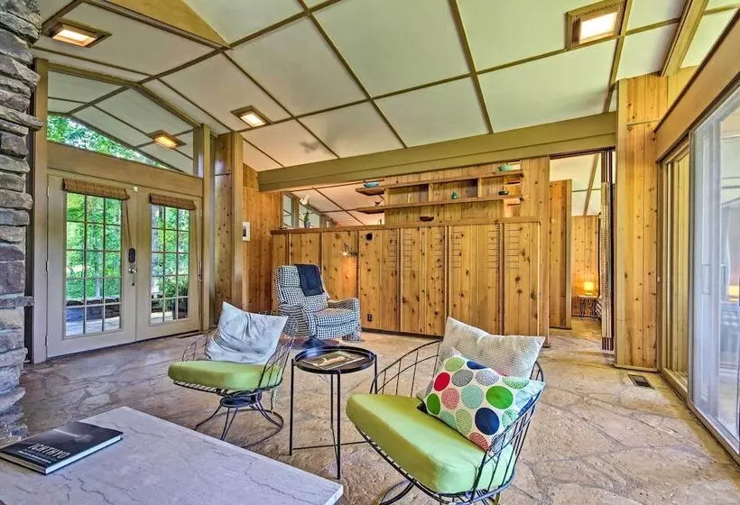 Tranquil Mid Century Modern Cottage W/ Forest View