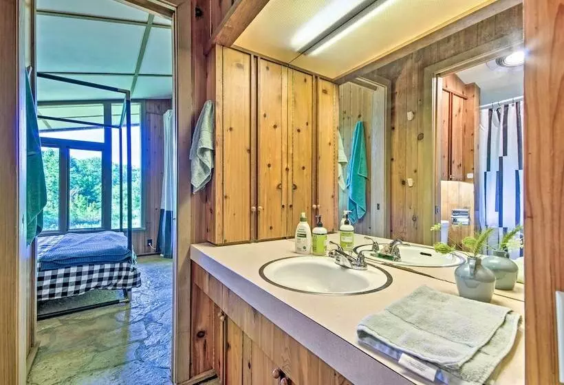 Tranquil Mid Century Modern Cottage W/ Forest View