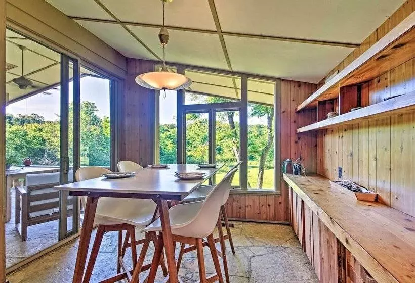 Tranquil Mid Century Modern Cottage W/ Forest View