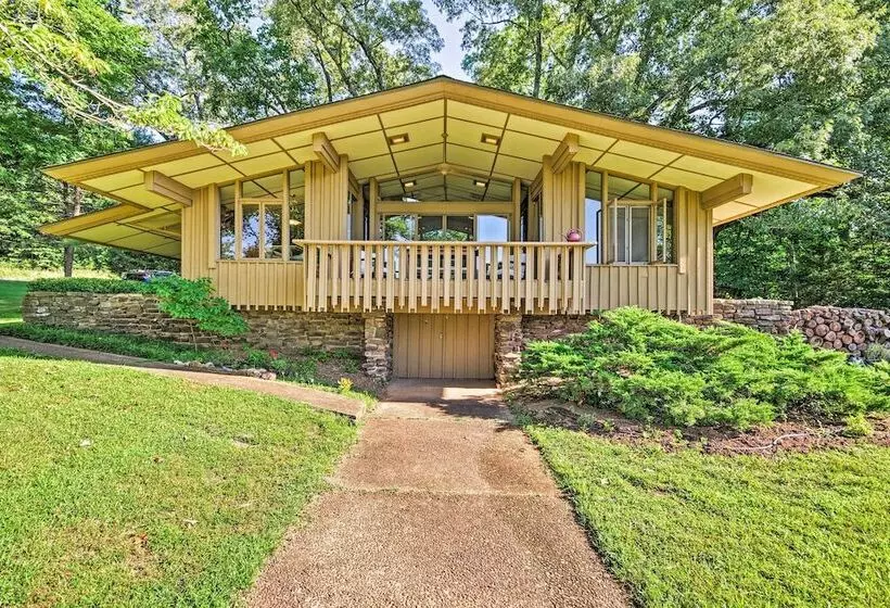 Tranquil Mid Century Modern Cottage W/ Forest View