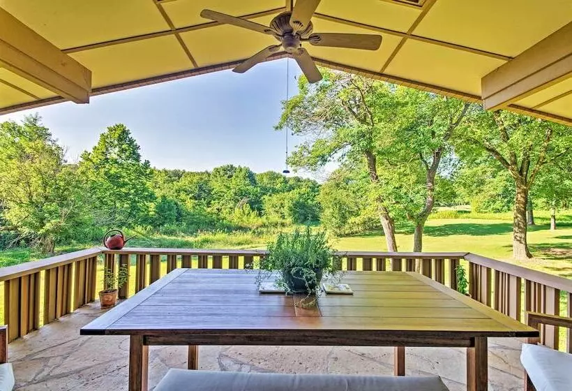 Tranquil Mid Century Modern Cottage W/ Forest View