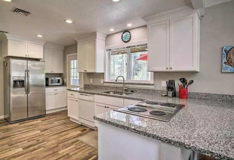 All Seasons Chewelah Home: Fish, Golf & Ski!