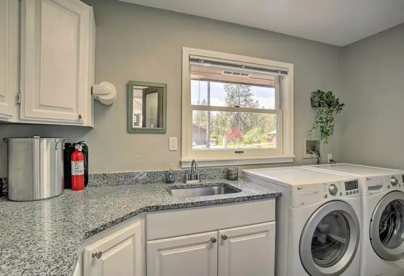 All Seasons Chewelah Home: Fish, Golf & Ski!