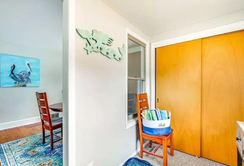 Ania S Retreat  W/ Deck: Walk To Lake Michigan!