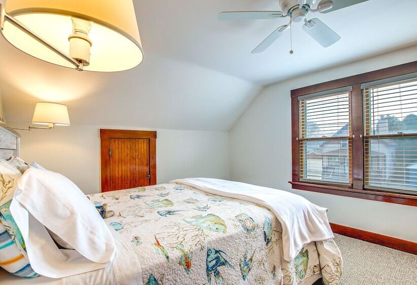 Ania S Retreat  W/ Deck: Walk To Lake Michigan!