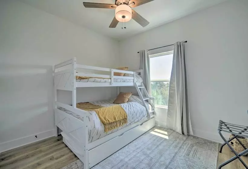 Canyon Lake Home W/ Deck ~ 1 Mi To Comal Park