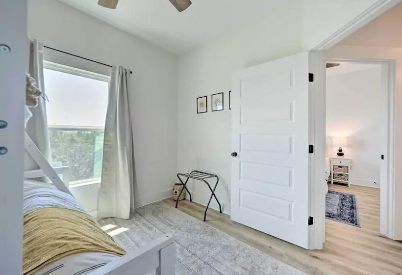 Canyon Lake Home W/ Deck ~ 1 Mi To Comal Park