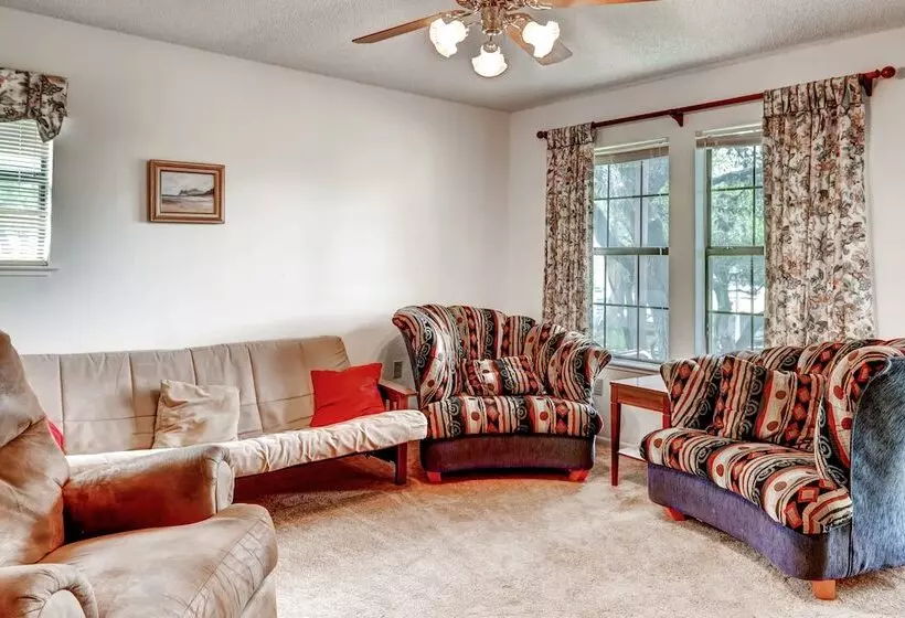 Canyon Lake House W/ Porch, Views + Private Gazebo