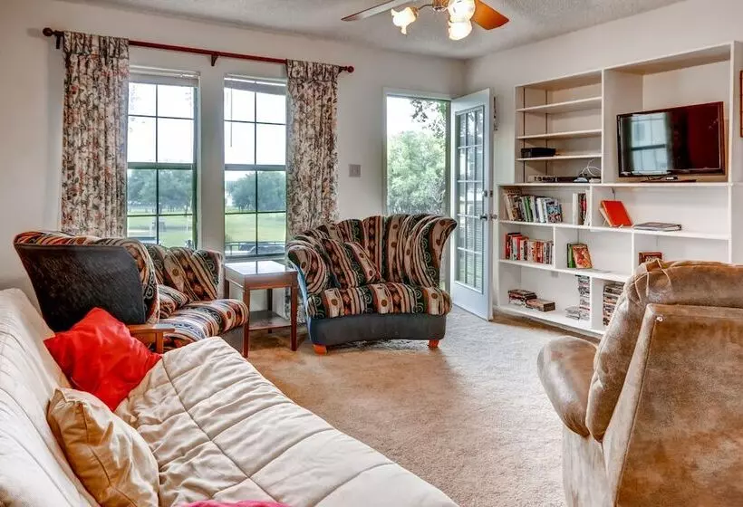 Canyon Lake House W/ Porch, Views + Private Gazebo