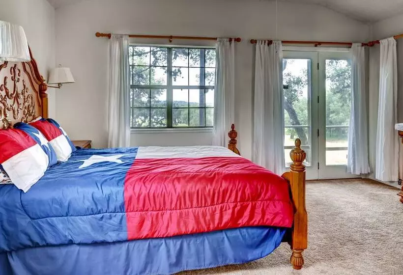 Canyon Lake House W/ Porch, Views + Private Gazebo
