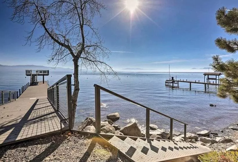 Carnelian Bay Home W/ Hot Tub Near Tahoe Skiing