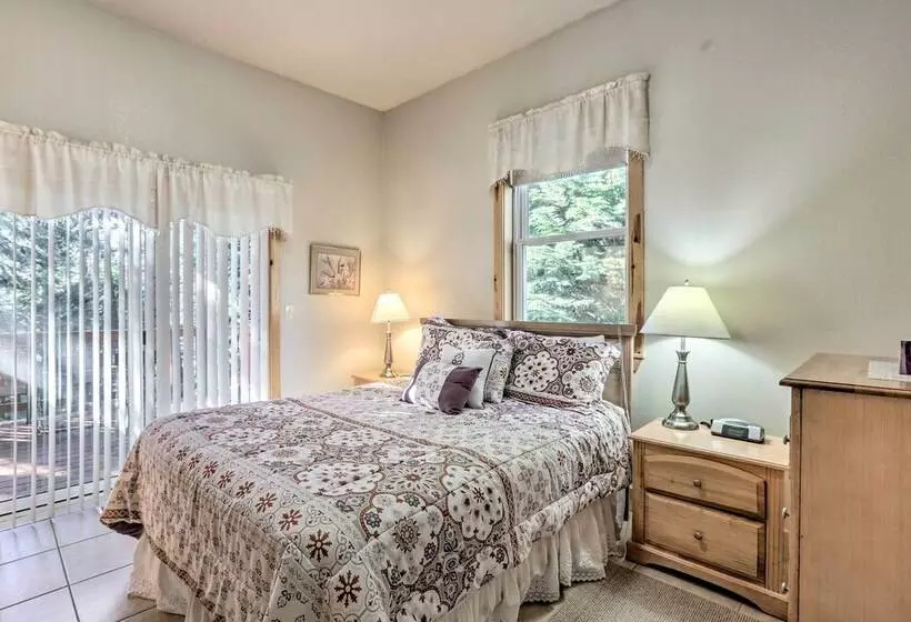 Carnelian Bay Home W/ Hot Tub Near Tahoe Skiing