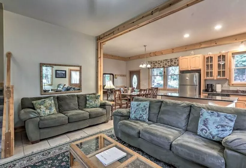 Carnelian Bay Home W/ Hot Tub Near Tahoe Skiing