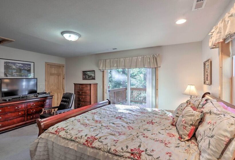 Carnelian Bay Home W/ Hot Tub Near Tahoe Skiing