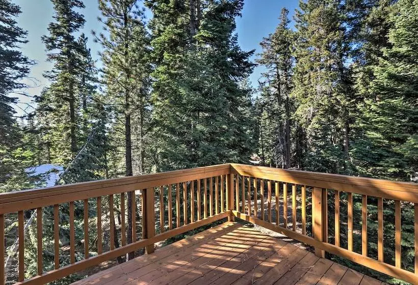 Carnelian Bay Home W/ Hot Tub Near Tahoe Skiing