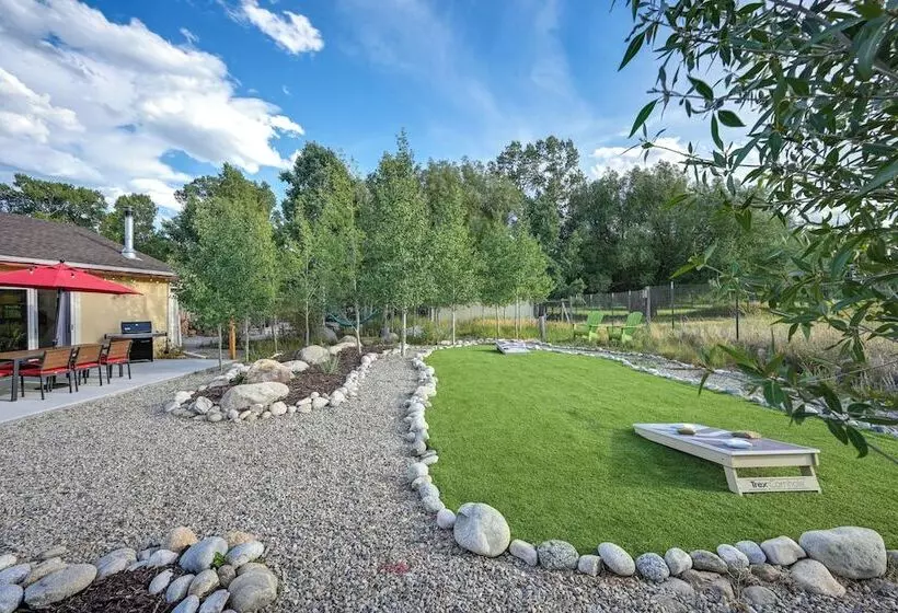 Charming Buena Vista Home W/ Private Hot Tub!