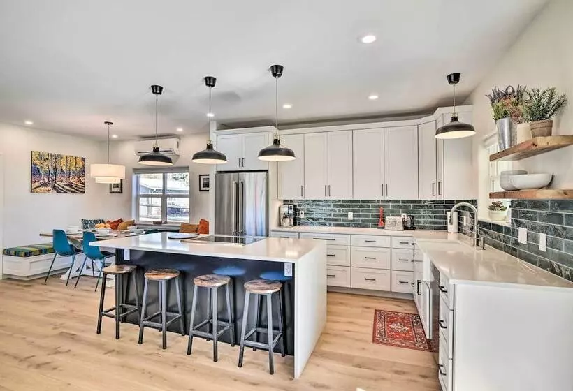 Charming Buena Vista Home W/ Private Hot Tub!