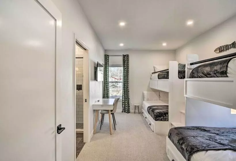 Charming Buena Vista Home W/ Private Hot Tub!