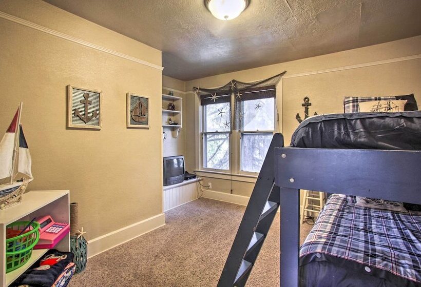 Charming Downtown Coeur D Alene Home With Yard!